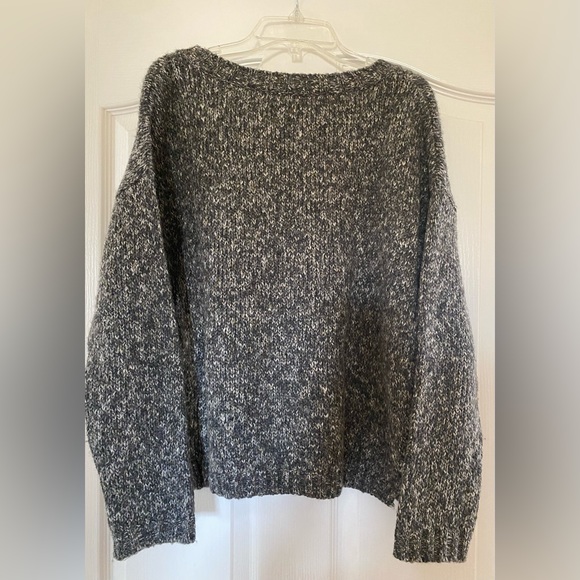 NEW PRICE‼️✨Charcoal grey marled knit Blu Pepper sweater, Size Small. ✨🖤 - Picture 5 of 6